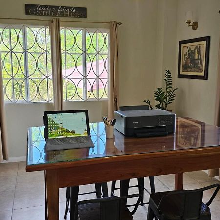 Komfort Getaway Villa At Countrymist Ocho Rios Bagian luar foto