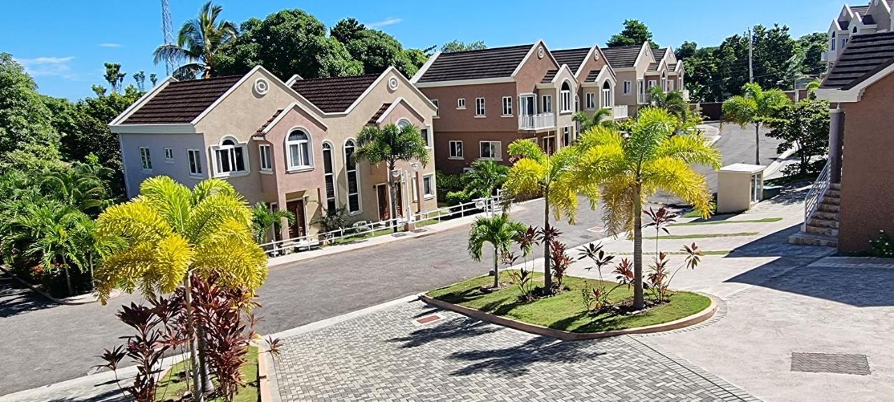 Komfort Getaway Villa At Countrymist Ocho Rios Bagian luar foto