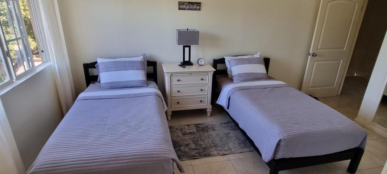 Komfort Getaway Villa At Countrymist Ocho Rios Bagian luar foto